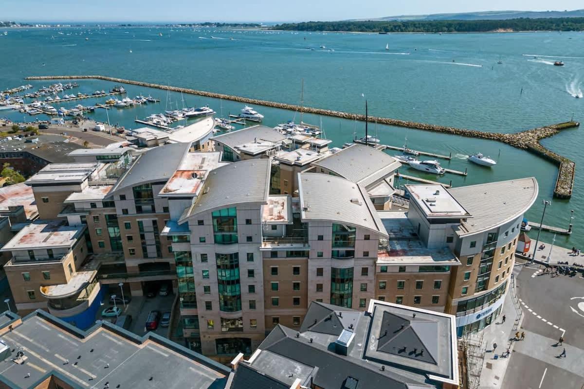 Crow'S Nest Villa Poole Eksteriør bilde