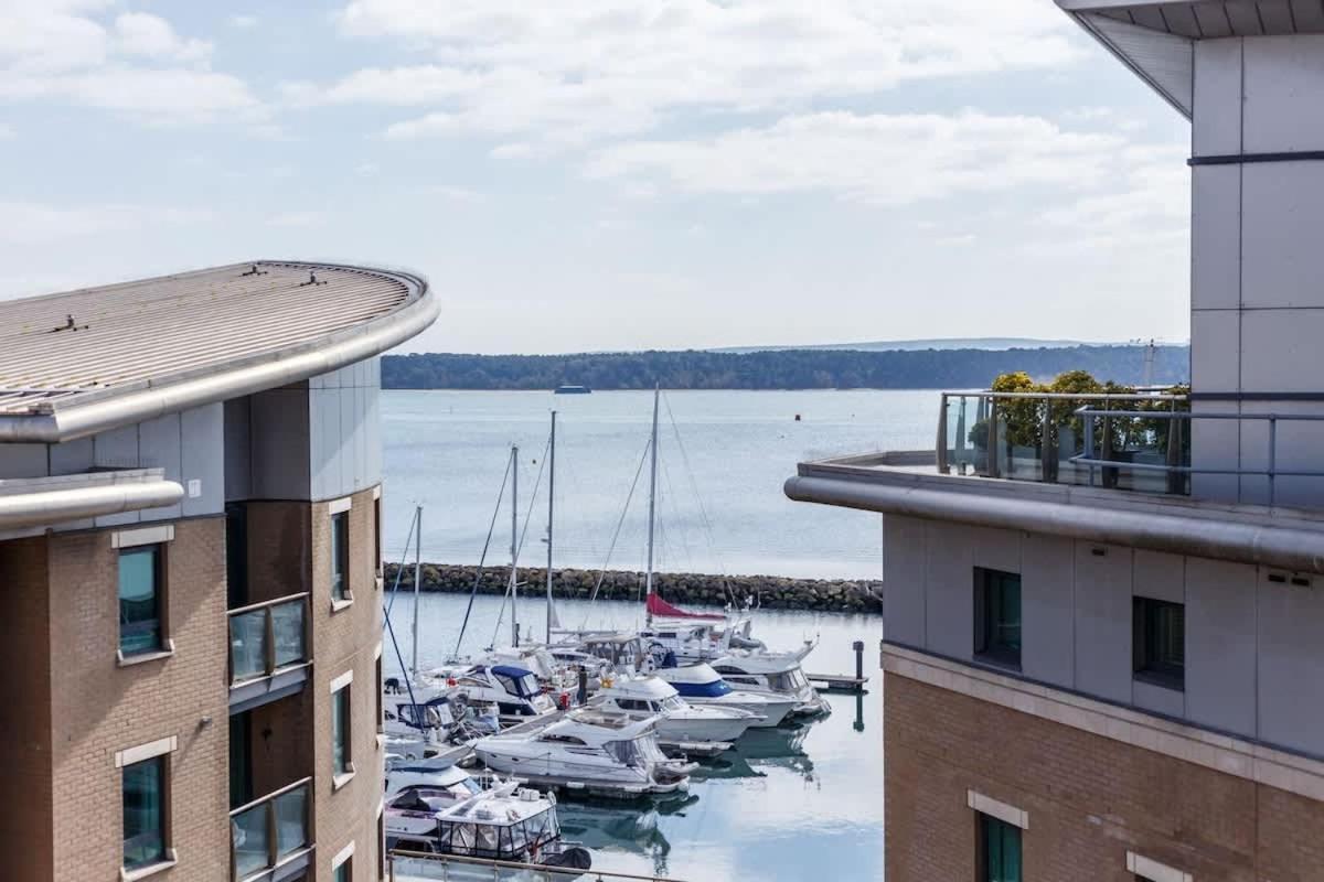 Crow'S Nest Villa Poole Eksteriør bilde