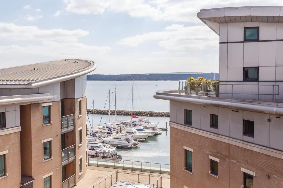 Crow'S Nest Villa Poole Eksteriør bilde
