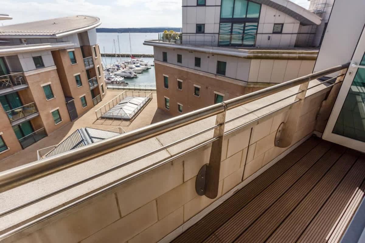 Crow'S Nest Villa Poole Eksteriør bilde