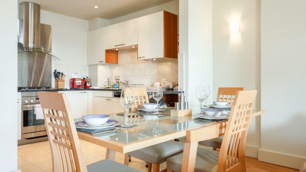 Crow'S Nest Villa Poole Eksteriør bilde