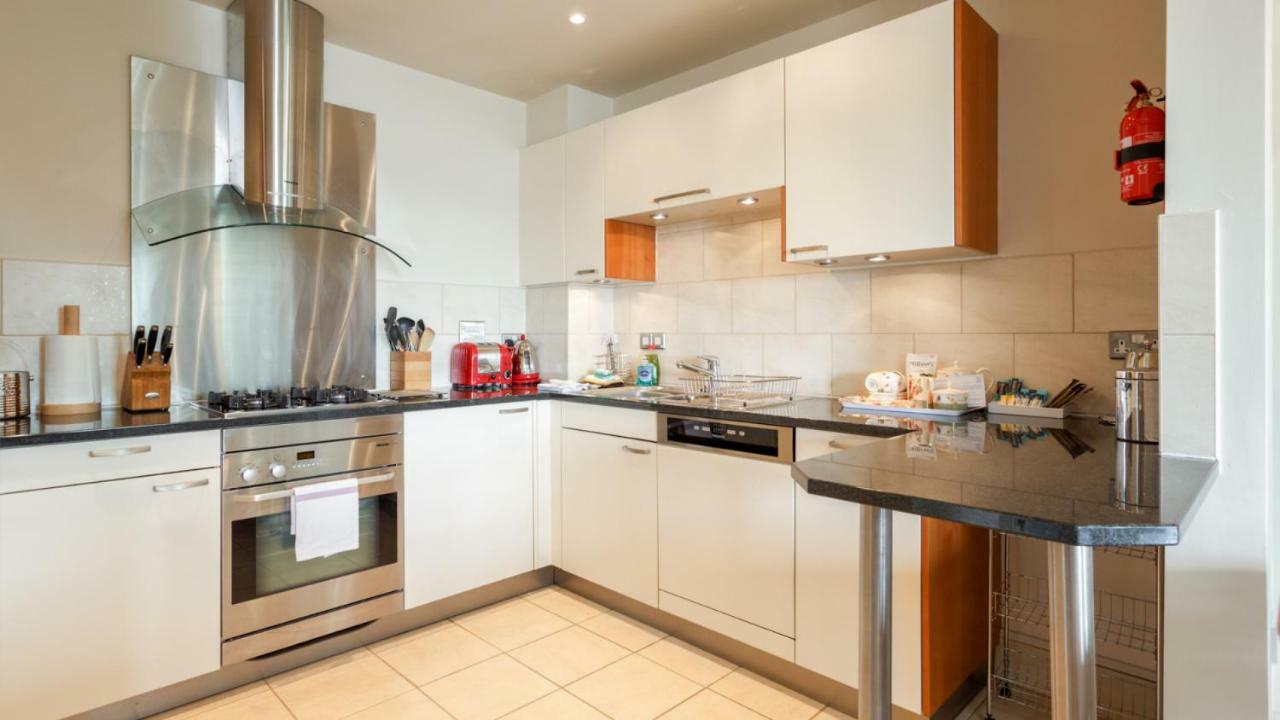 Crow'S Nest Villa Poole Eksteriør bilde