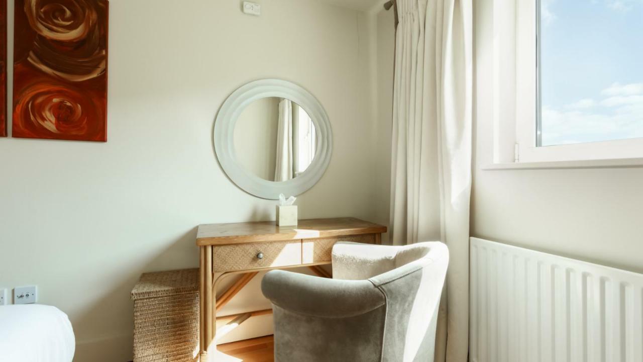 Crow'S Nest Villa Poole Eksteriør bilde